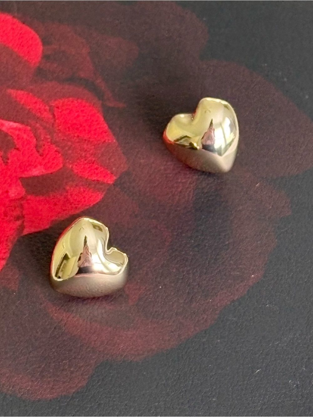 Stella & Dot Ulani Heart Stud Earrings